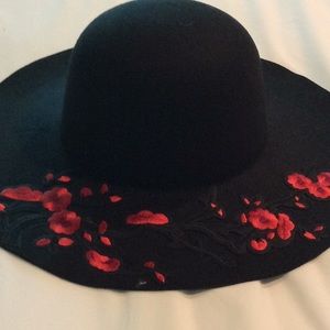 Beautiful Floppy Black Hat / w Roses